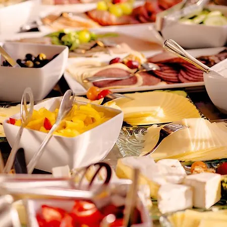 朱姆库尔夫斯登居家生活酒店 贝恩卡斯特尔-屈斯